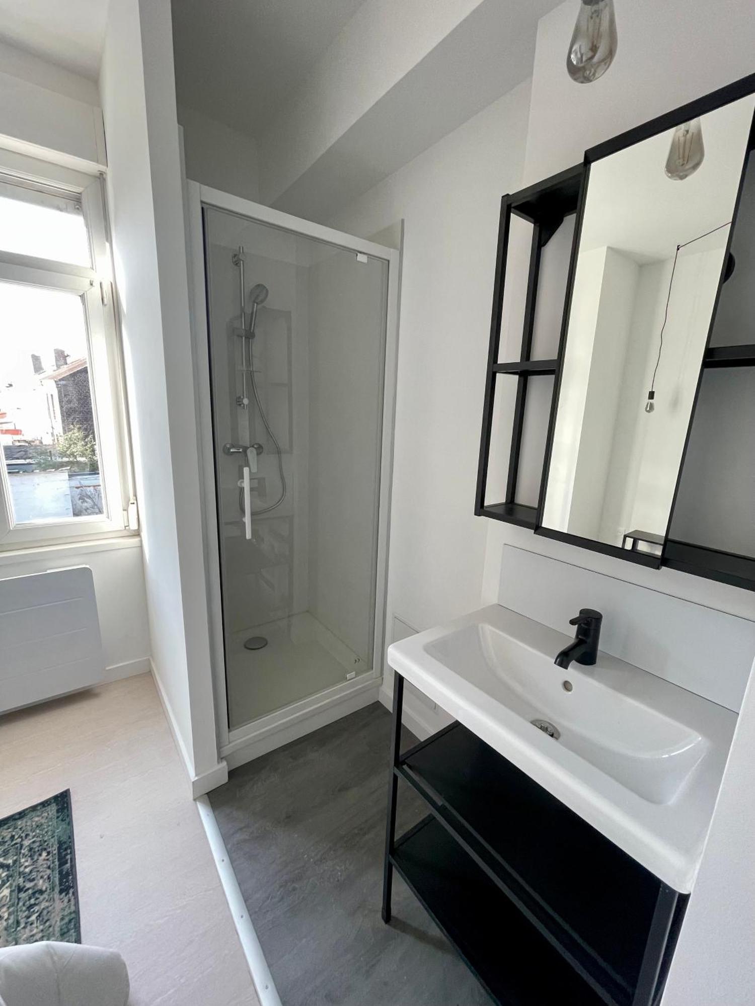 Maison Spacieuse 12pers Et 4 Sdb - Confort - Parking Gratuit * Anzin
